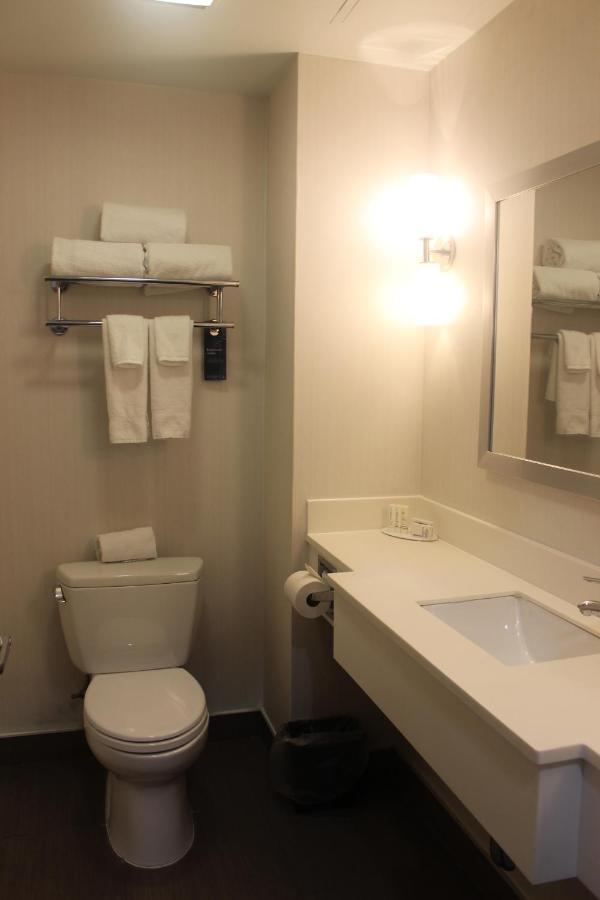 Fairfield Inn & Suites By Marriott New York Queens/Queensboro Bridge Eksteriør bilde