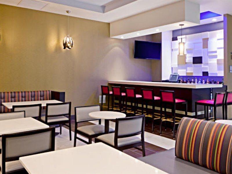 Fairfield Inn & Suites By Marriott New York Queens/Queensboro Bridge Eksteriør bilde